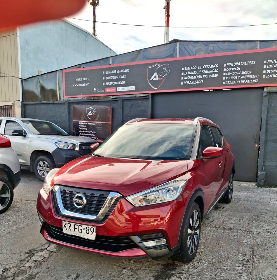 Nissan Kicks Advance 2018 automático color rojo