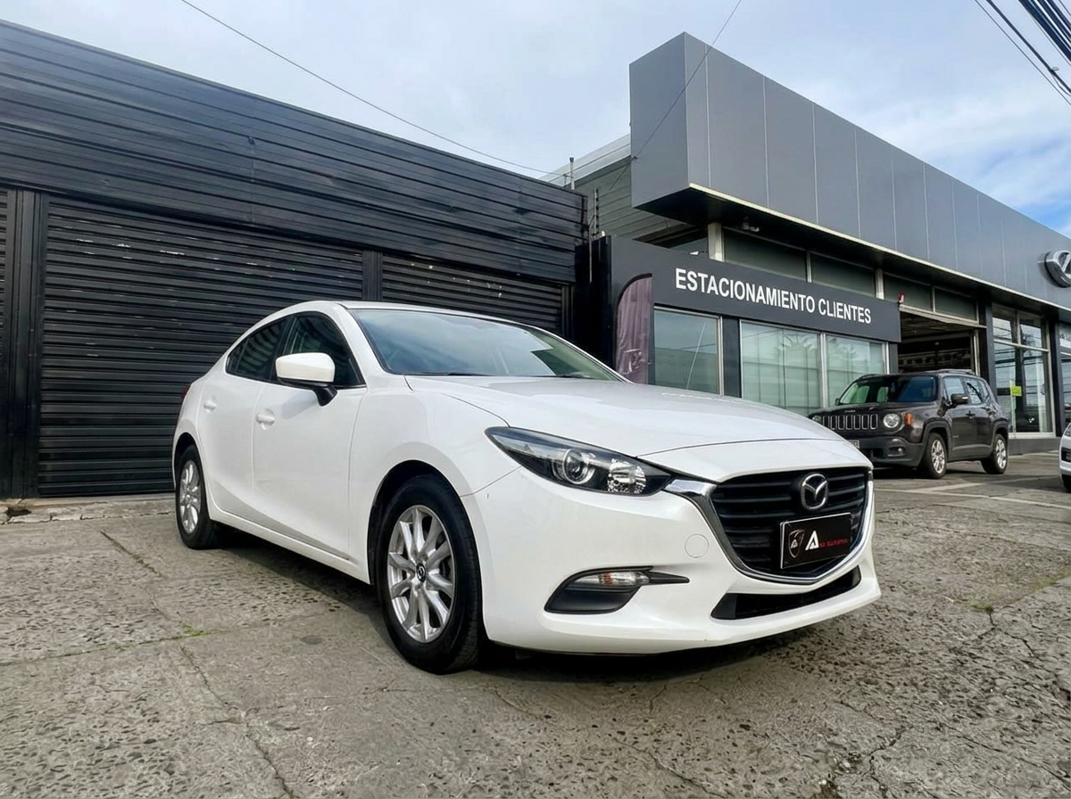 Mazda New 3 2018 color blanco, transmisión automática